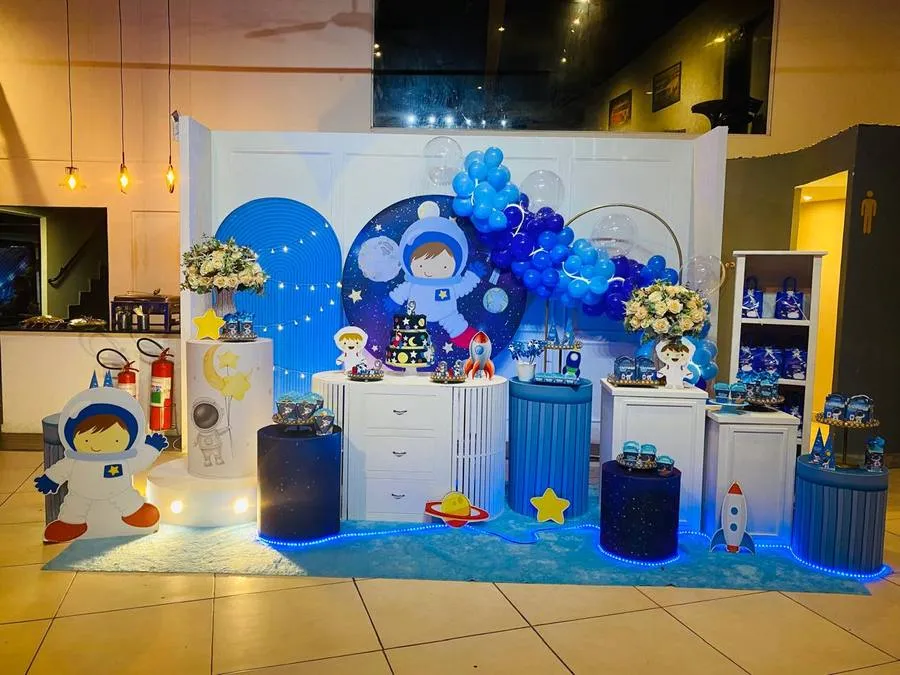 Decoração Galáxia · Astronauta Espaço · Buffet Family