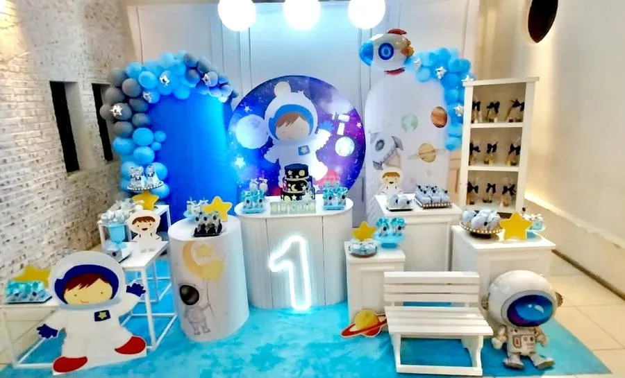 Decoração Galáxia · Astronauta Espaço · Buffet Family