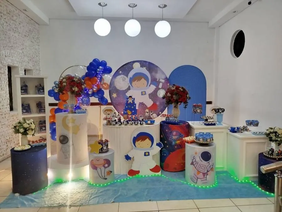 Decoração Galáxia · Astronauta Espaço 3 · Buffet Family