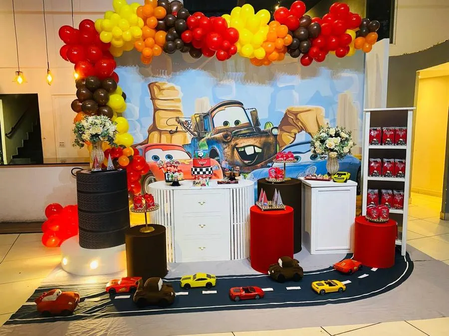 Decoração Hot Wheels · Carros Disney McQueen · Buffet Family