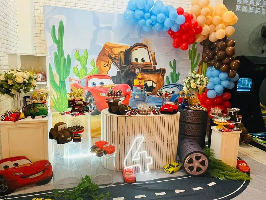 Decoração Hot Wheels · Carros Disney McQueen · Buffet Family