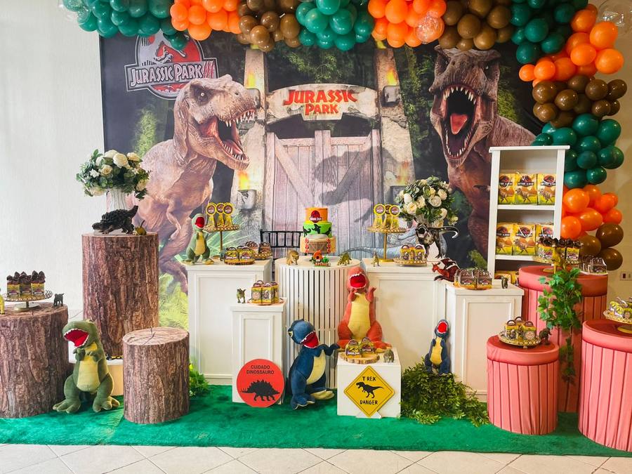 Decoração Dinossauros · Jurassic Park · Buffet Family