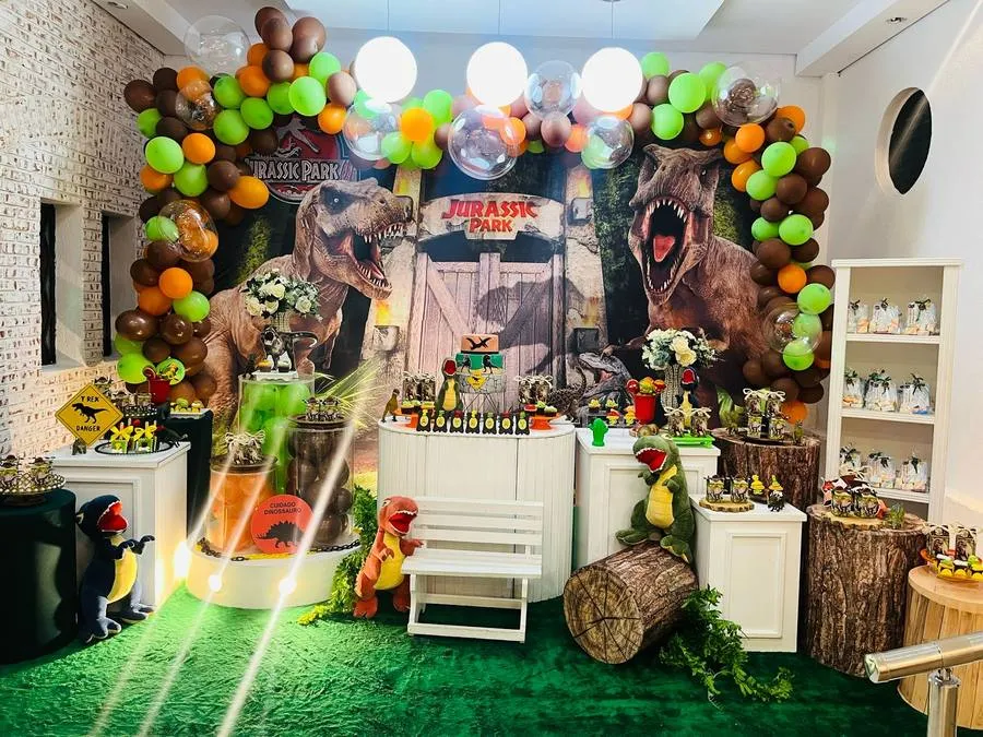 Decoração Dinossauros · Jurassic Park · Buffet Family