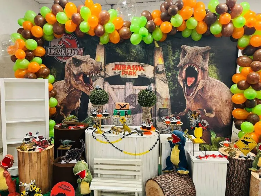 Decoração Dinossauros · Jurassic Park · Buffet Family