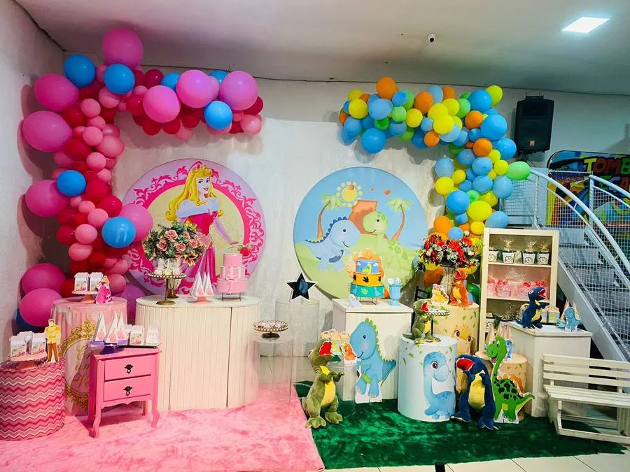 Decoração Dinossauros · Bela Adormecida e Dinossauro Gêmeos · Buffet Family