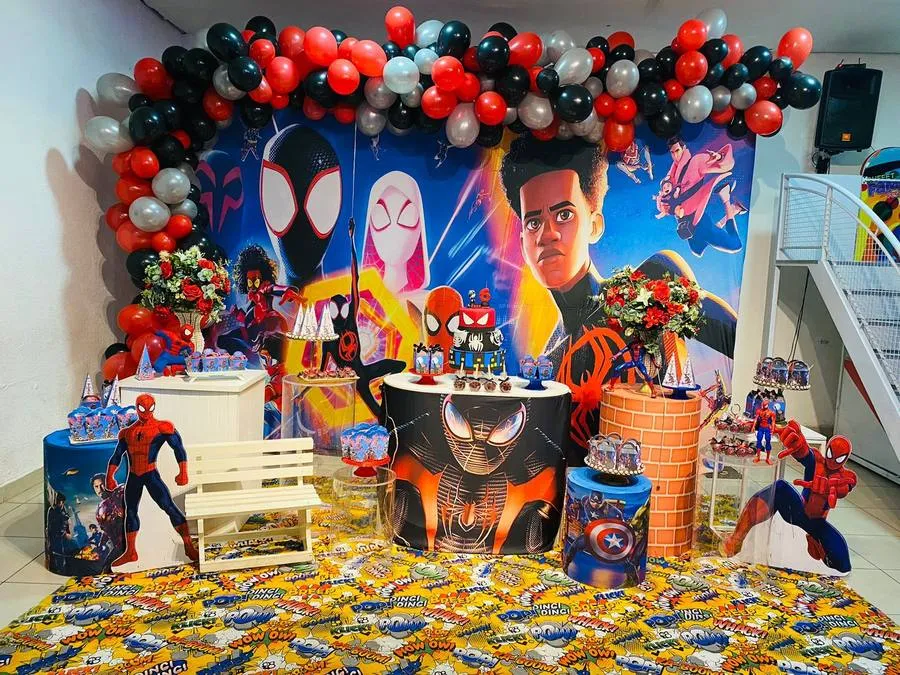 Decoração Homem-Aranha · Homem-Aranha no Aranhaverso · Buffet Family