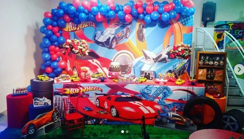 Decoração Hot Wheels · Hot Wheels 6 · Buffet Family