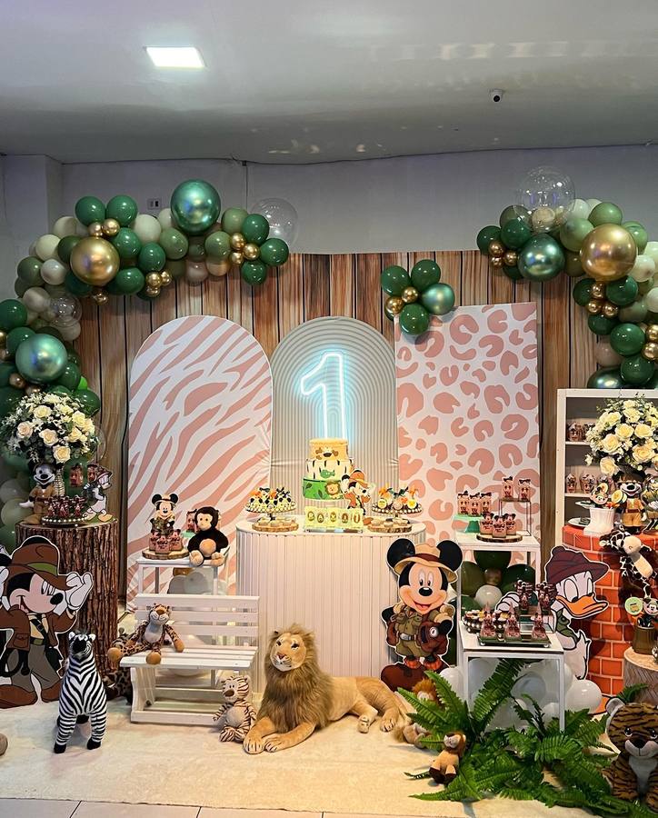 Decoração Mickey · Mickey Safari · Buffet Family