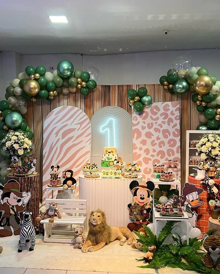 Decoração Mickey · Mickey Safari · Buffet Family