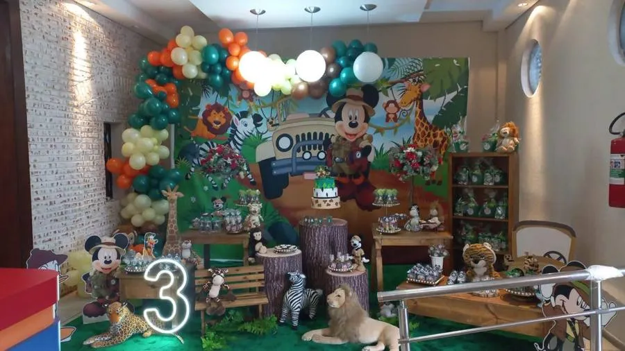 Decoração Mickey · Mickey Safari · Buffet Family