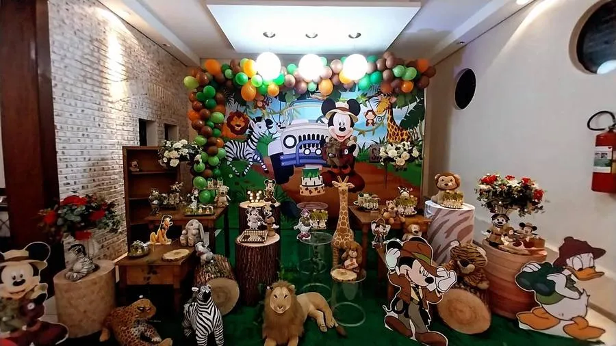 Decoração Mickey · Mickey Safari · Buffet Family