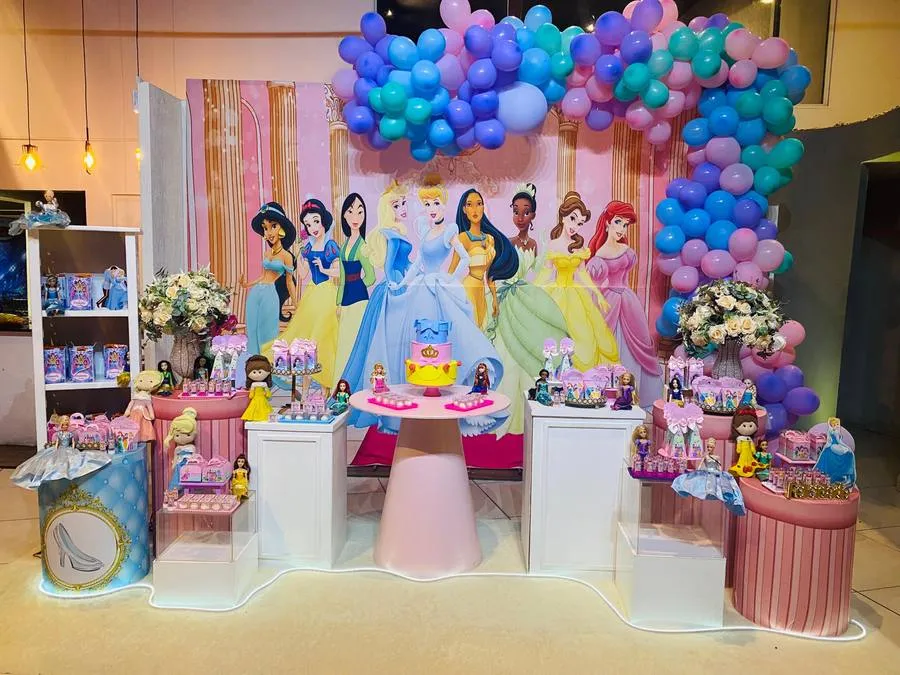 Decoração Princesas Disney · Princesas Disney · Buffet Family