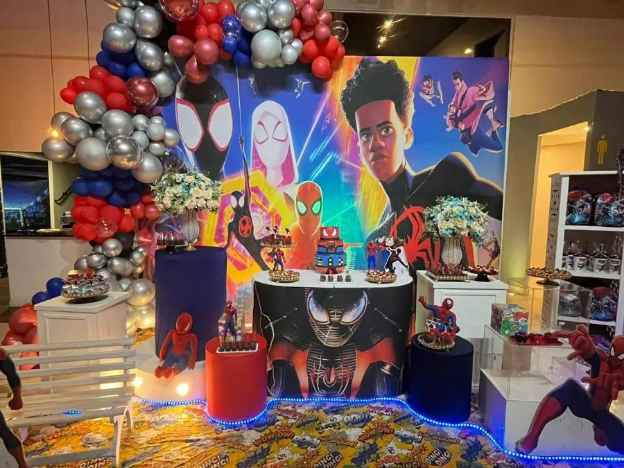 Decoração Homem-Aranha · Homem-Aranha no Aranhaverso 3 · Buffet Family