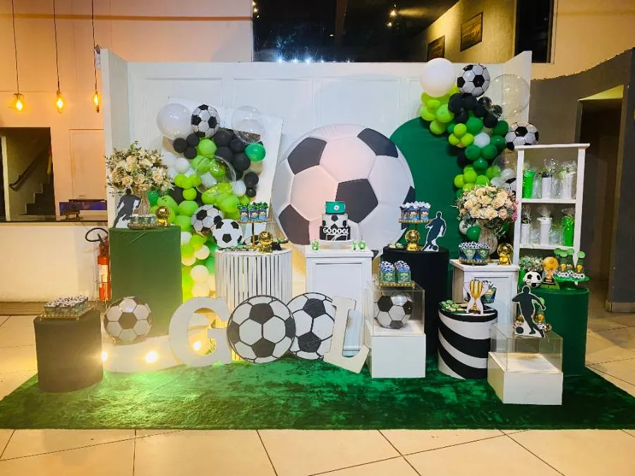 Decoração Futebol · Futebol Preto e Branco · Buffet Family